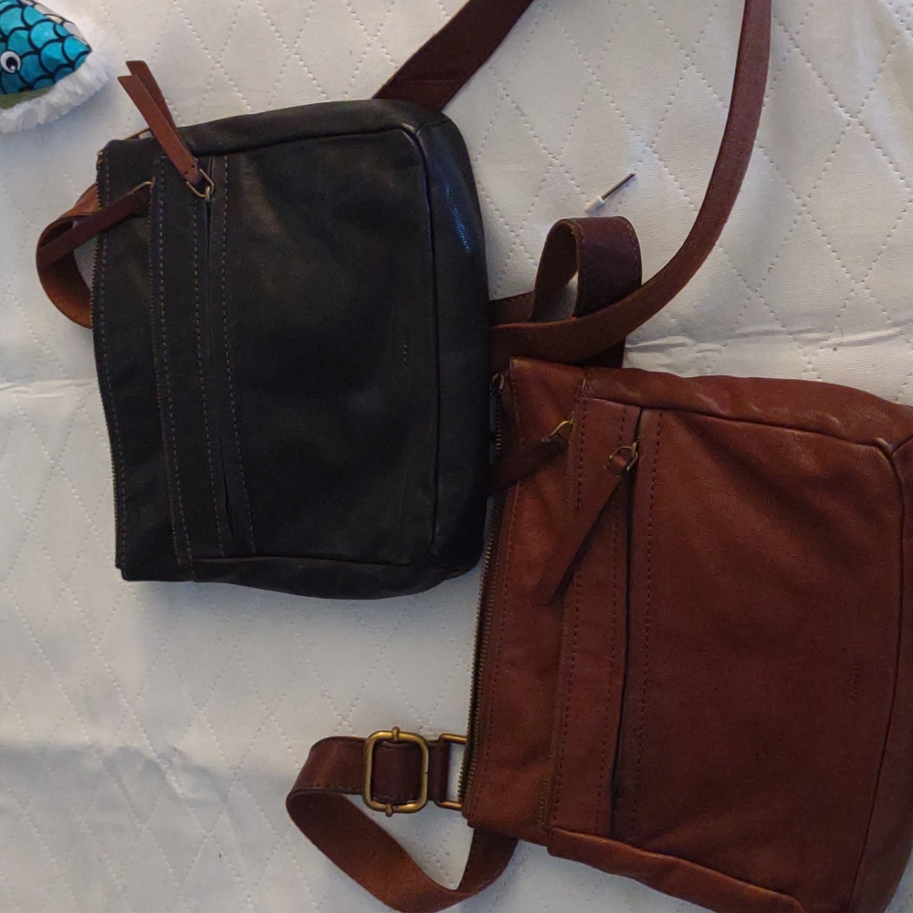 2 crossbody bags